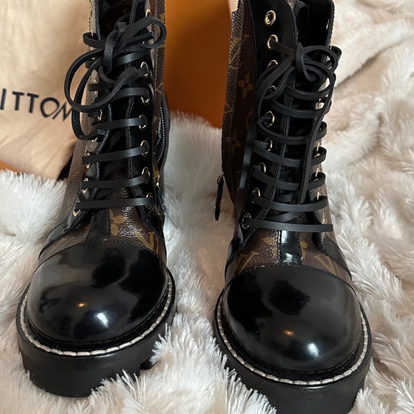 Authentic Louis Vuitton - Star Trail Ankle Boot - Picture 2 of 10